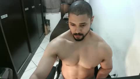 Snapshot of brianaries chatting on November 8, 2025, 4:01 am brianaries online show from November 8, 2025, 4:01 am