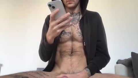 Snapshot of brianmuscle chatting on November 15, 2025, 1:29 pm Brian online show from November 15, 2025, 1:29 pm