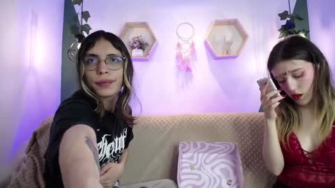 Snapshot of briarandblair chatting on December 4, 2024, 2:15 pm briarandblair online show from December 4, 2024, 2:15 pm