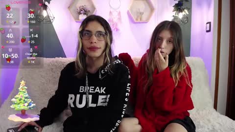 Snapshot of briarandblair chatting on December 12, 2024, 1:39 pm briarandblair online show from December 12, 2024, 1:39 pm