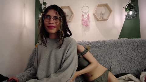 Snapshot of briarandblair chatting on January 21, 2025, 6:02 pm briarandblair online show from January 21, 2025, 6:02 pm