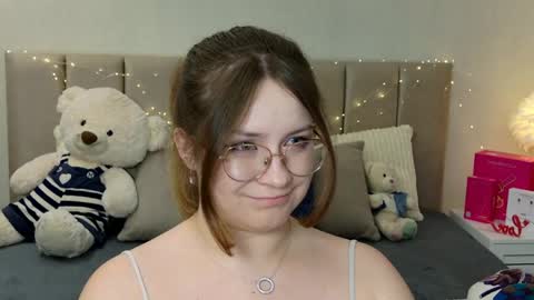 Snapshot of briarwynn chatting on May 19, 2026, 10:27 pm briarwynn online show from May 19, 2026, 10:27 pm