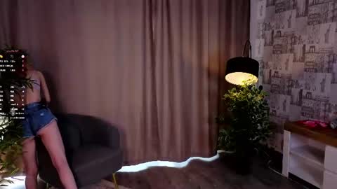 Hanna online show from July 9, 2026, 1:42 am