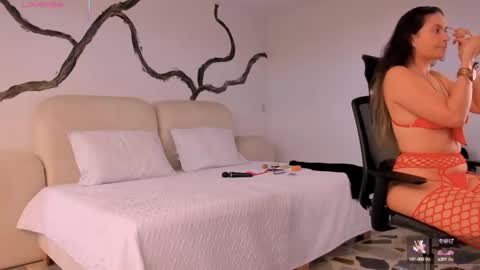 Snapshot of bridgetrodriguez chatting on February 24, 2025, 4:04 pm online show from February 24, 2025, 4:04 pm