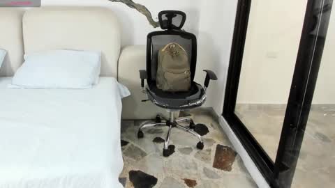 Snapshot of bridgetrodriguez chatting on March 9, 2025, 12:31 pm online show from March 9, 2025, 12:31 pm