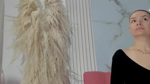 Snapshot of bridgetrodriguez chatting on October 5, 2025, 12:25 pm online show from October 5, 2025, 12:25 pm