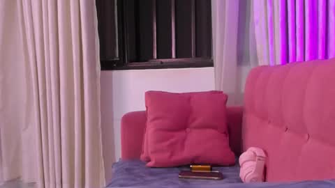 Snapshot of bridgetrodriguez chatting on November 29, 2025, 9:01 am online show from November 29, 2025, 9:01 am