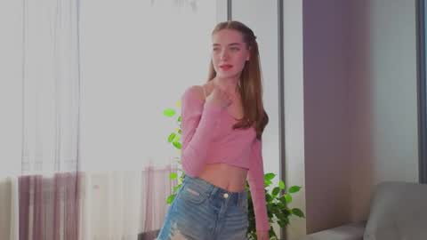 Snapshot of bridgetthellard chatting on June 27, 2026, 12:22 pm Megan online show from June 27, 2026, 12:22 pm