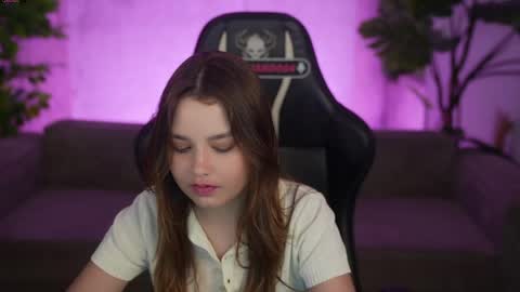 Snapshot of bright_diamonds_054 chatting on June 4, 2026, 10:38 pm Diamonds Girls online show from June 4, 2026, 10:38 pm