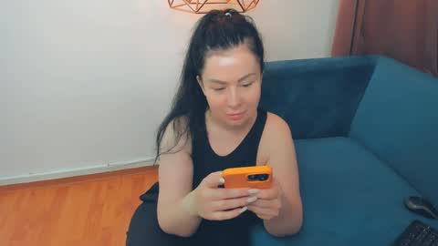 brilliantegirl_ online show from May 10, 2026, 7:35 am