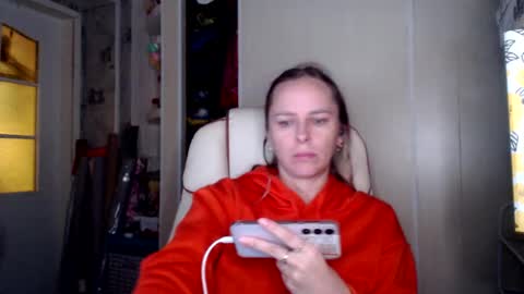 Snapshot of brilliantly chatting on November 11, 2025, 10:26 am brilliantly online show from November 11, 2025, 10:26 am