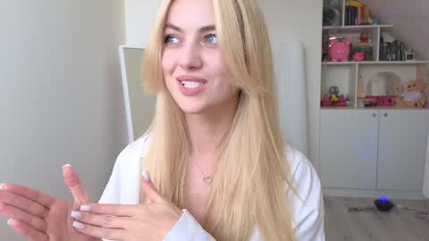 Snapshot of brilliantvictoria chatting on March 11, 2025, 11:12 am Vi. online show from March 11, 2025, 11:12 am