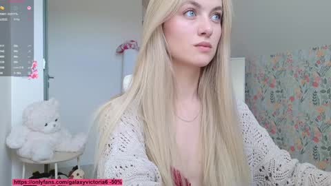 Snapshot of brilliantvictoria chatting on November 22, 2025, 11:09 am Vi. online show from November 22, 2025, 11:09 am