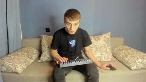 Snapshot of bristlebback chatting on October 15, 2025, 4:40 pm bristlebback online show from October 15, 2025, 4:40 pm