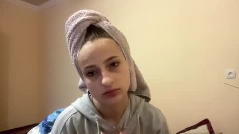 Snapshot of britanysuther chatting on July 9, 2026, 5:17 pm Ciri online show from July 9, 2026, 5:17 pm