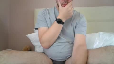 britguy6985 online show from May 6, 2026, 11:26 am