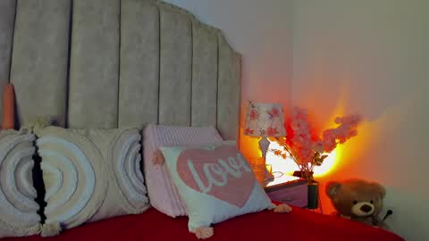 brithanyparker_ online show from April 28, 2026, 4:17 am