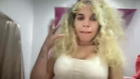 Snapshot of brithneysquirt chatting on November 17, 2025, 2:28 am brithneysquirt online show from November 17, 2025, 2:28 am