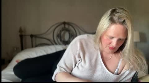 British Bella online show from April 23, 2026, 5:48 pm
