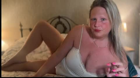 British Bella online show from April 28, 2026, 4:39 am