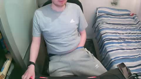 British Tom online show from November 14, 2025, 1:04 am