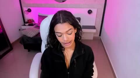 britney_collins_ online show from July 1, 2026, 2:40 pm