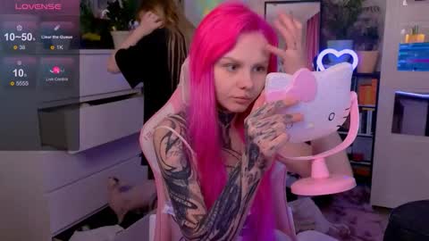 Snapshot of britney_lynch chatting on October 7, 2025, 6:10 am Britney online show from October 7, 2025, 6:10 am