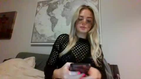 Snapshot of britneycherry08 chatting on July 9, 2026, 4:49 am britneycherry08 online show from July 9, 2026, 4:49 am