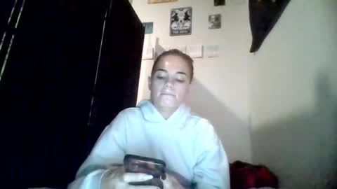 Snapshot of britneycherry08 chatting on August 3, 2026, 9:59 am britneycherry08 online show from August 3, 2026, 9:59 am