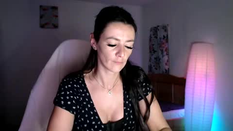 Snapshot of britneydivine chatting on June 9, 2026, 9:32 am Britney online show from June 9, 2026, 9:32 am