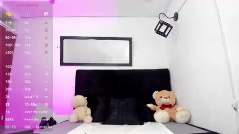 Snapshot of brittany_williams_ chatting on February 8, 2025, 3:21 pm online show from February 8, 2025, 3:21 pm