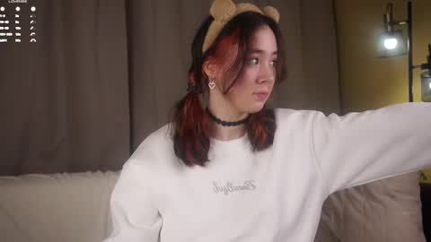 Lina online show from January 17, 2026, 11:37 am