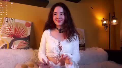 Snapshot of britthe chatting on June 13, 2026, 3:21 pm Lina online show from June 13, 2026, 3:21 pm
