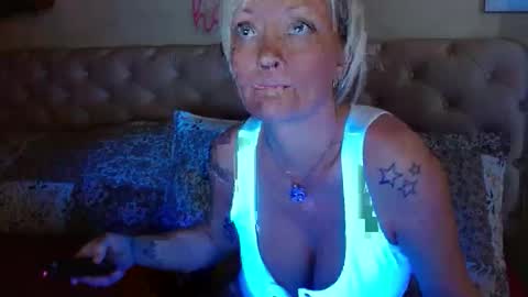 Snapshot of brittneychats81 chatting on March 26, 2026, 4:23 pm brittneychats81 online show from March 26, 2026, 4:23 pm