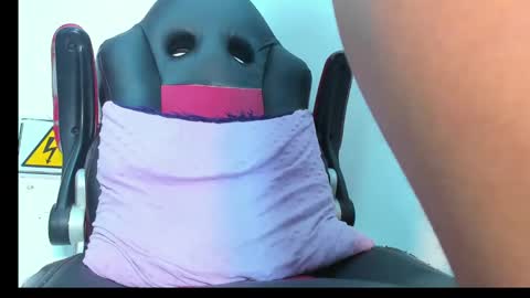 BRIYIT     online show from February 5, 2025, 8:54 am