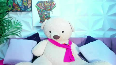 Snapshot of briyit_doll chatting on June 8, 2026, 1:00 pm BRIYIT online show from June 8, 2026, 1:00 pm