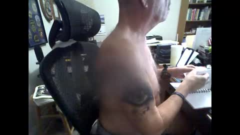 Snapshot of brock2701 chatting on January 2, 2025, 10:22 pm brock2701 online show from January 2, 2025, 10:22 pm