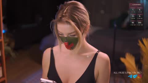 Snapshot of bronnica chatting on December 5, 2024, 4:55 pm Anna online show from December 5, 2024, 4:55 pm