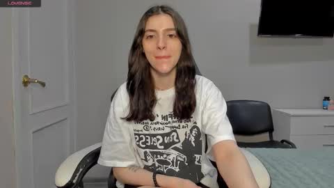 Snapshot of broosnica1 chatting on December 23, 2025, 7:06 am broosnica1 online show from December 23, 2025, 7:06 am