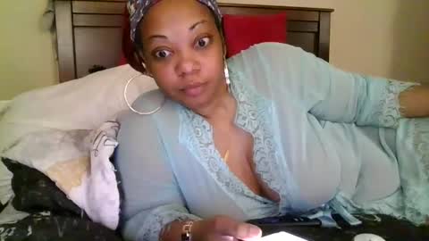 brownroundrenee online show from April 4, 2026, 10:02 am