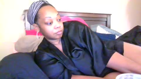 Snapshot of brownroundrenee chatting on June 13, 2026, 10:35 am brownroundrenee online show from June 13, 2026, 10:35 am