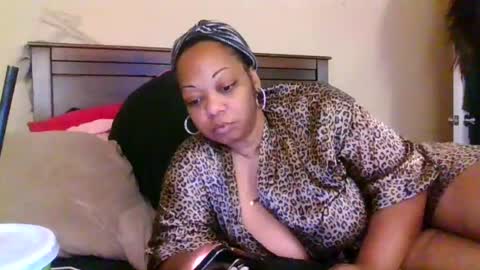brownroundrenee online show from June 21, 2026, 11:57 am
