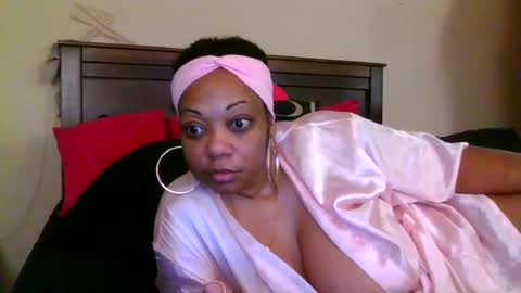 brownroundrenee online show from June 23, 2026, 11:19 am
