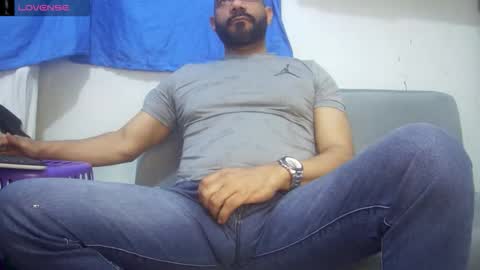 Snapshot of bruce_bigg chatting on May 14, 2026, 9:32 pm Bruce online show from May 14, 2026, 9:32 pm