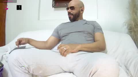 Snapshot of bruce_bigg chatting on July 24, 2026, 7:01 pm Bruce online show from July 24, 2026, 7:01 pm