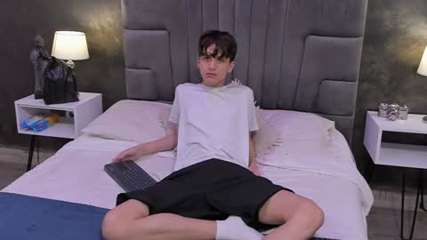 Snapshot of bruce_hans chatting on February 7, 2025, 11:34 am Bruce Hans online show from February 7, 2025, 11:34 am