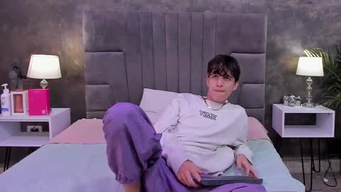 Snapshot of bruce_hans chatting on February 26, 2025, 11:41 am Bruce Hans online show from February 26, 2025, 11:41 am