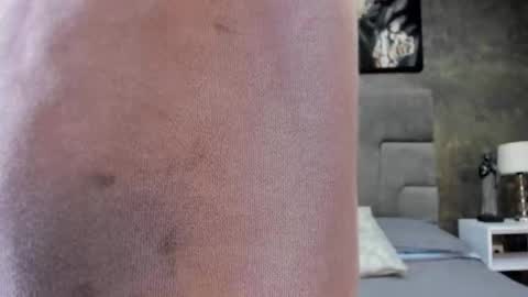 Snapshot of bruce_hans chatting on October 18, 2025, 11:33 am Bruce Hans online show from October 18, 2025, 11:33 am