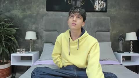 Snapshot of bruce_hans chatting on November 14, 2025, 12:04 pm Bruce Hans online show from November 14, 2025, 12:04 pm