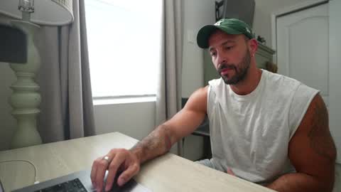 Snapshot of brucestryker chatting on November 25, 2025, 7:03 pm onlyfans BRUCESTRYKER online show from November 25, 2025, 7:03 pm